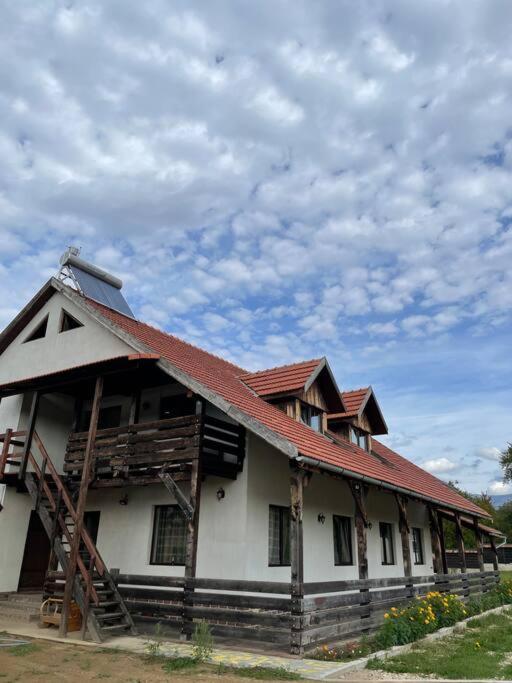 Casa La Doi Nuci Hotel Bradet  Buitenkant foto